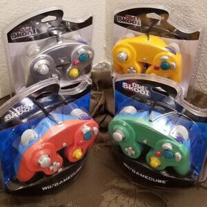 4 Gamecube Controllers - 4 Colors Bundle (NEW) Red Green Silver Orange, Nintendo